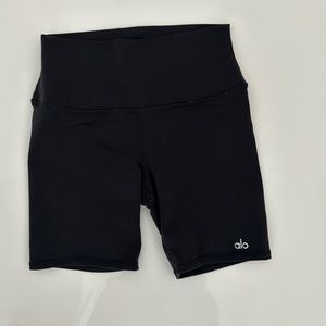 Alo bike shorts